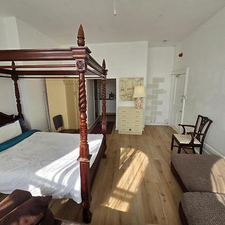 Studio Next To Port, Cliffs, With Parking 도버 외부 사진