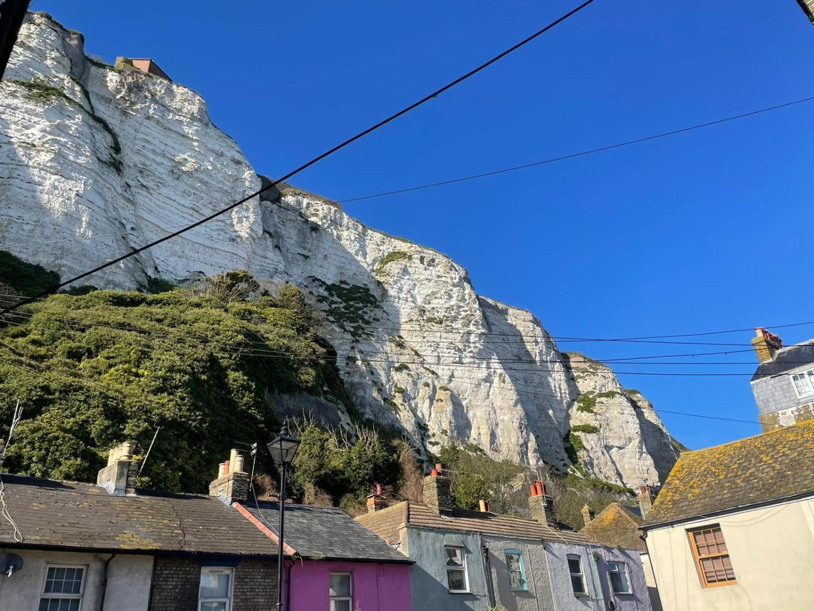Studio Next To Port, Cliffs, With Parking 도버 외부 사진
