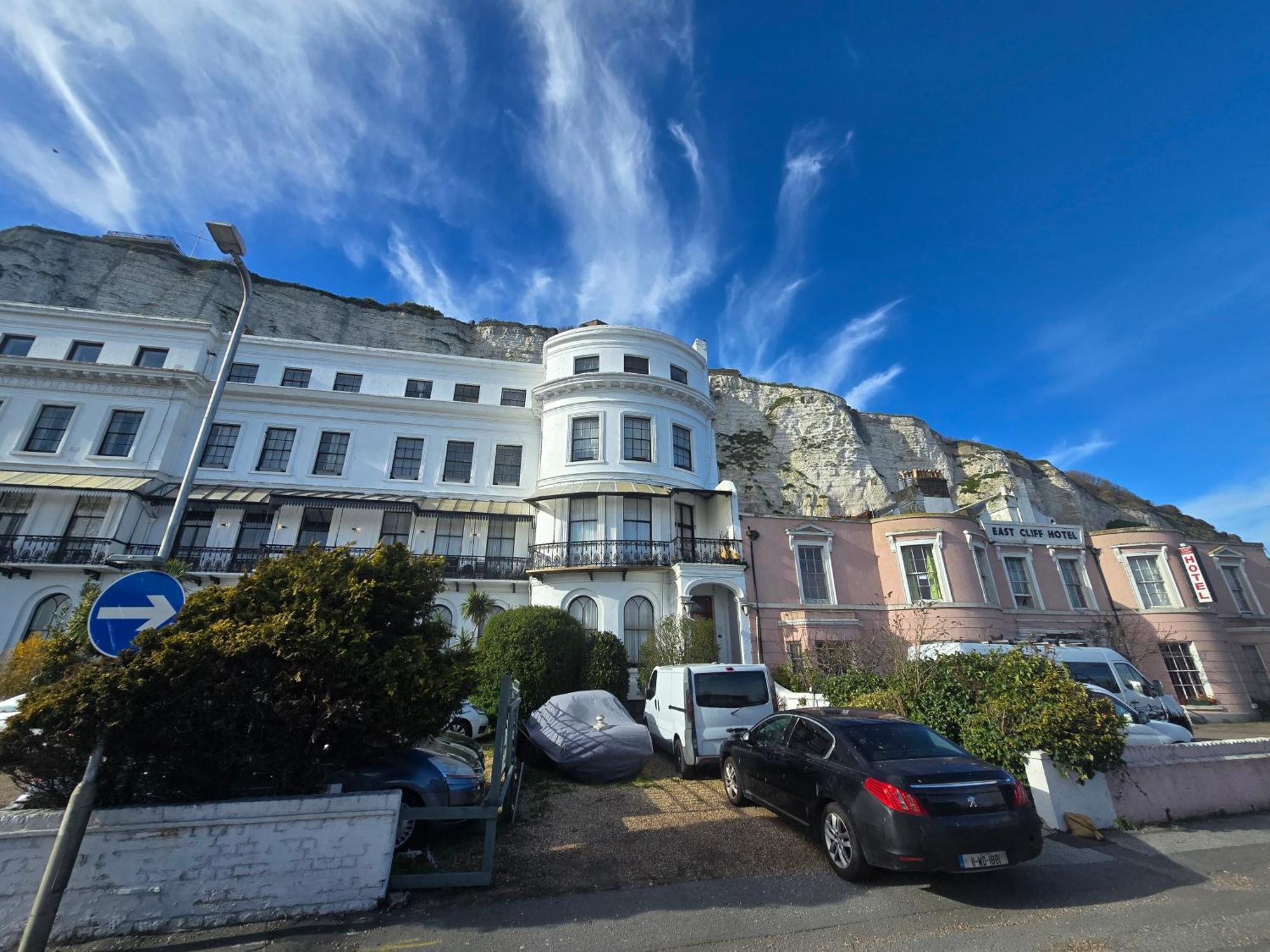 Studio Next To Port, Cliffs, With Parking 도버 외부 사진