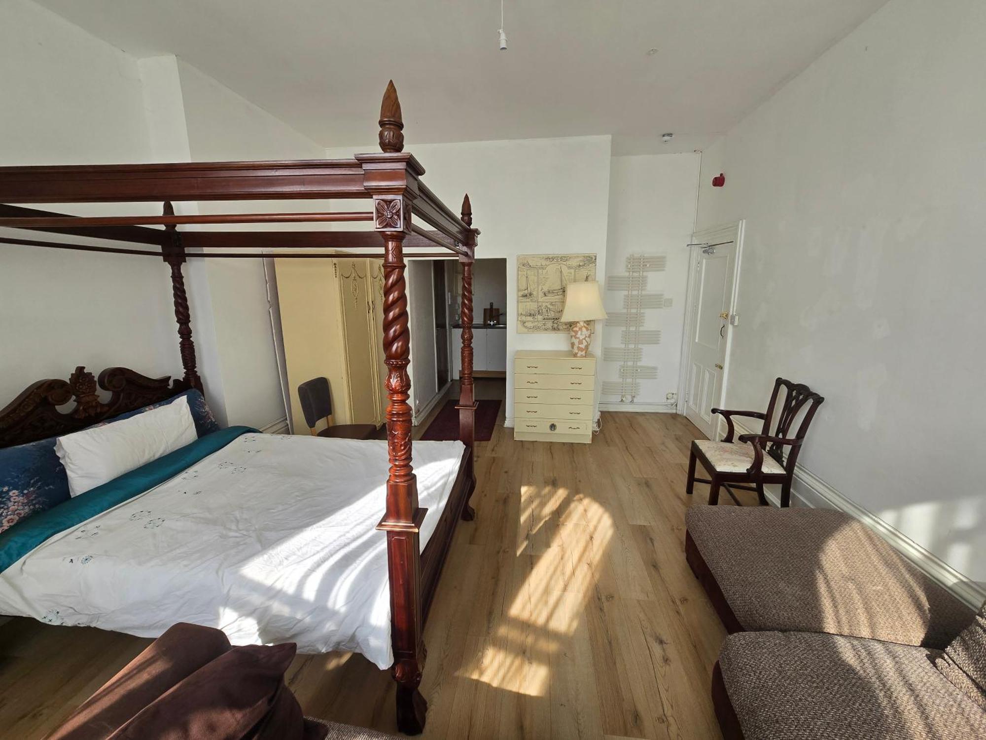 Studio Next To Port, Cliffs, With Parking 도버 외부 사진